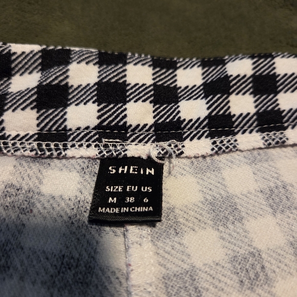 SHEIN Black and White Checkered Pants - Picture 4 of 5